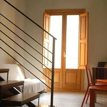 巴伦西亚维科美公寓